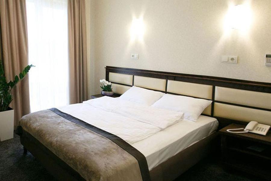 Avalon Palace Тернополь Экстерьер фото