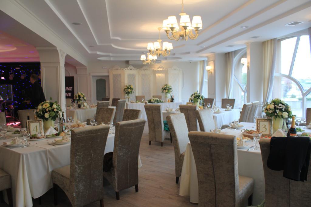 Avalon Palace Тернополь Экстерьер фото