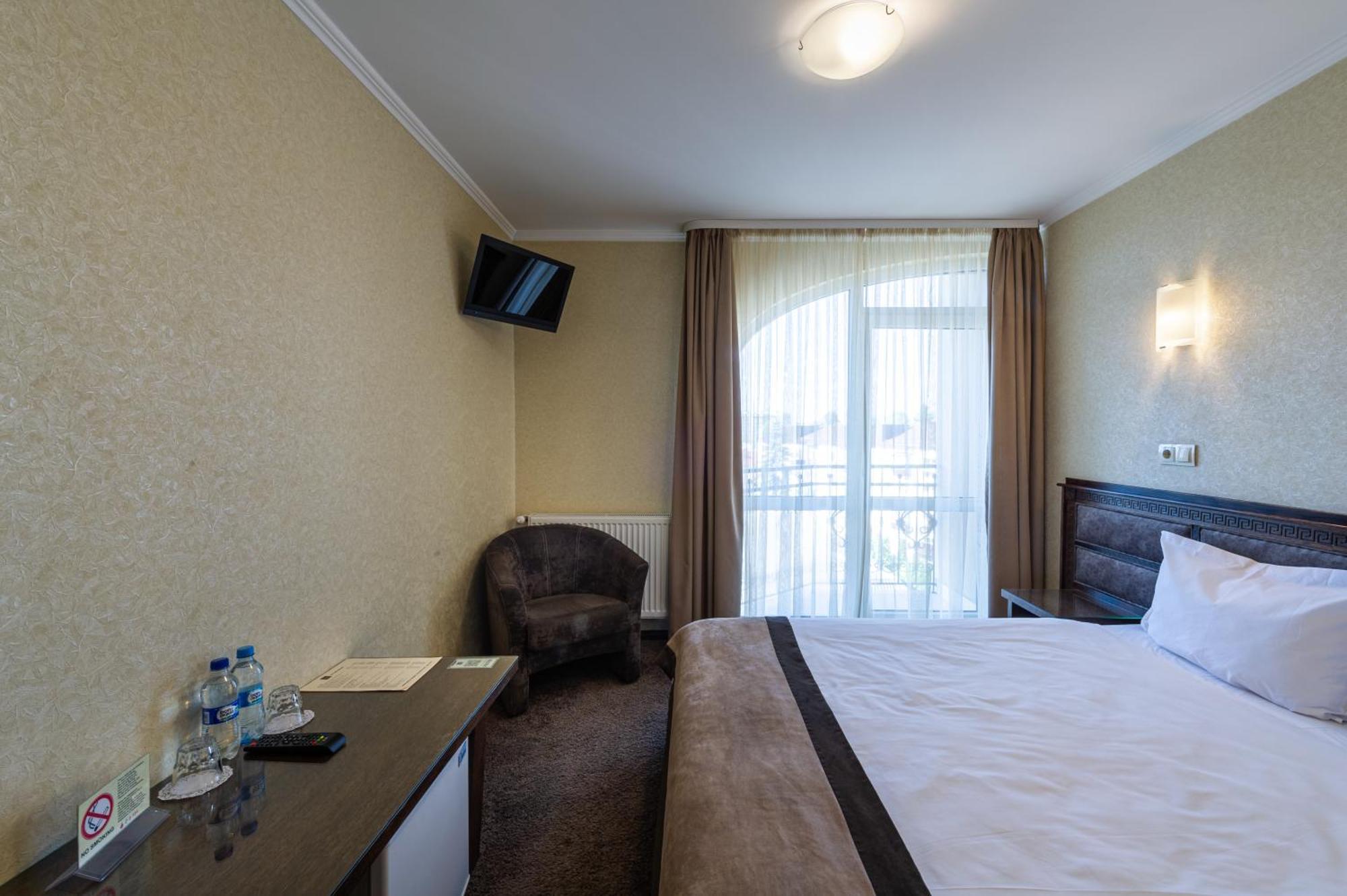 Avalon Palace Тернополь Экстерьер фото