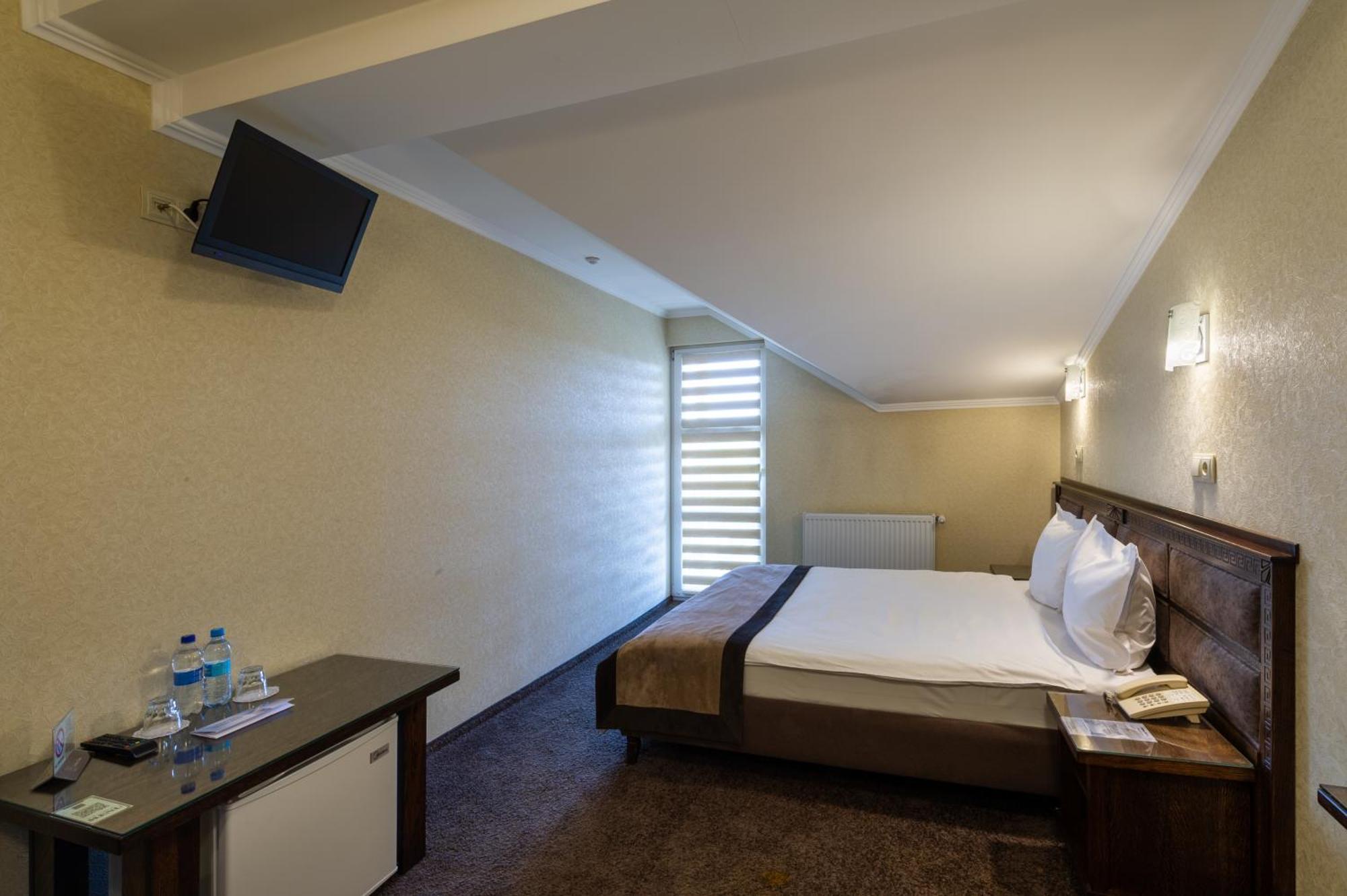 Avalon Palace Тернополь Экстерьер фото