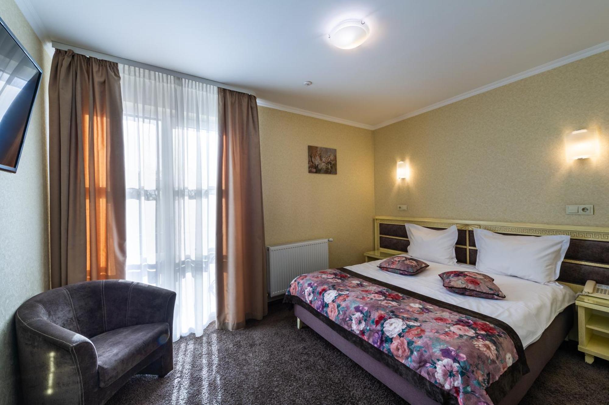 Avalon Palace Тернополь Экстерьер фото
