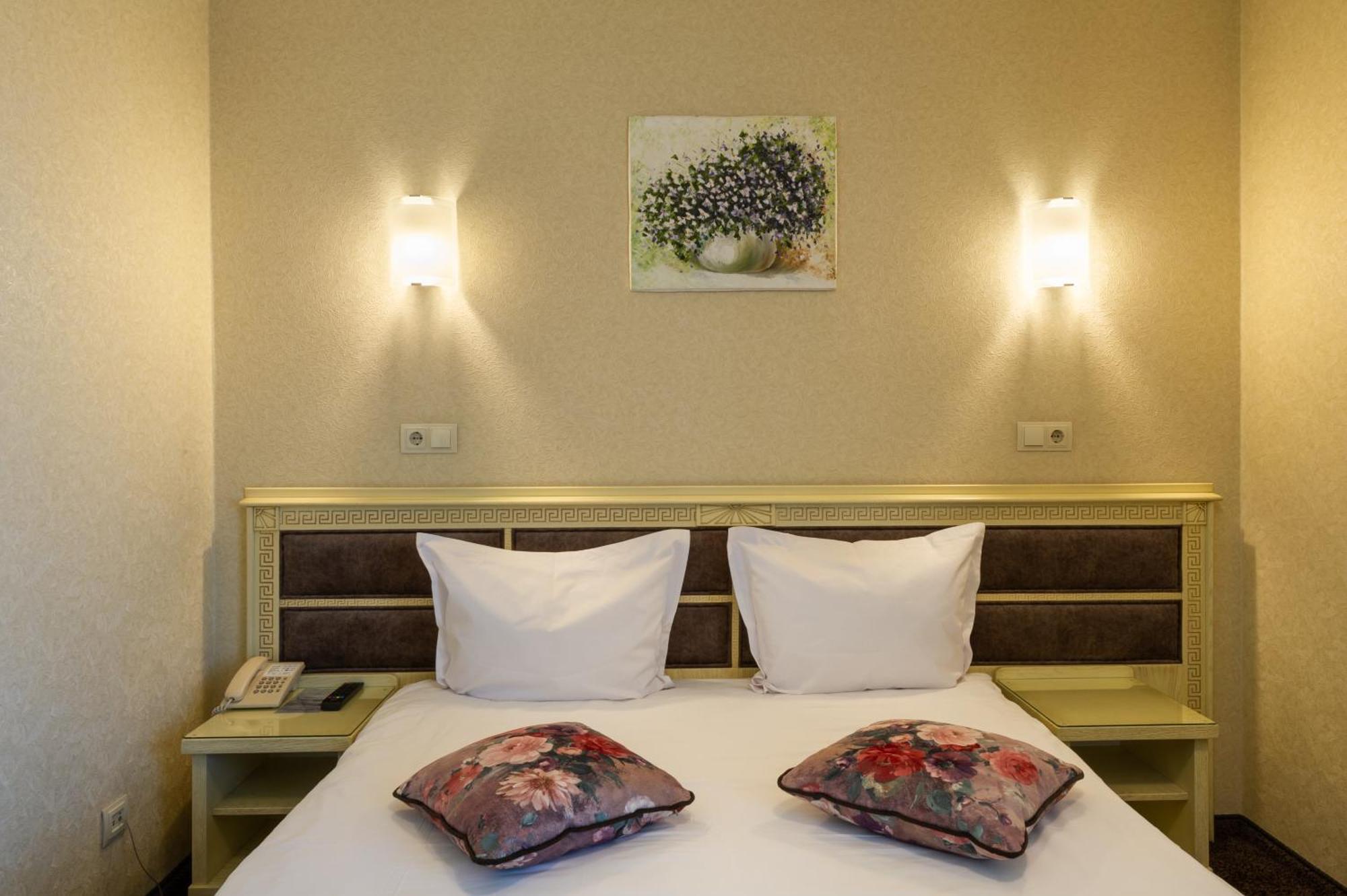 Avalon Palace Тернополь Экстерьер фото