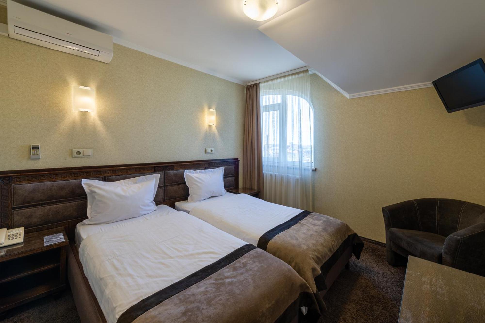 Avalon Palace Тернополь Экстерьер фото